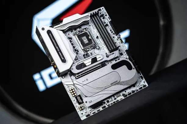 COLORFUL iGame Z790D5 FLOW
